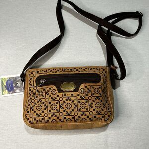 NWT BriLi Joi Natural Cork Purse, Laser cut Pattern Tan over Dark Brown, Travel